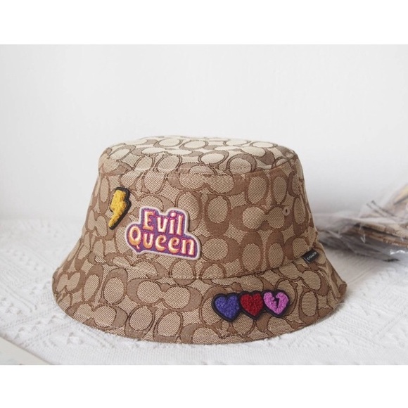 Coach Disney X Coach Signature Jacquard Bucket Hat With Evil Queen - Picture 6 of 6
